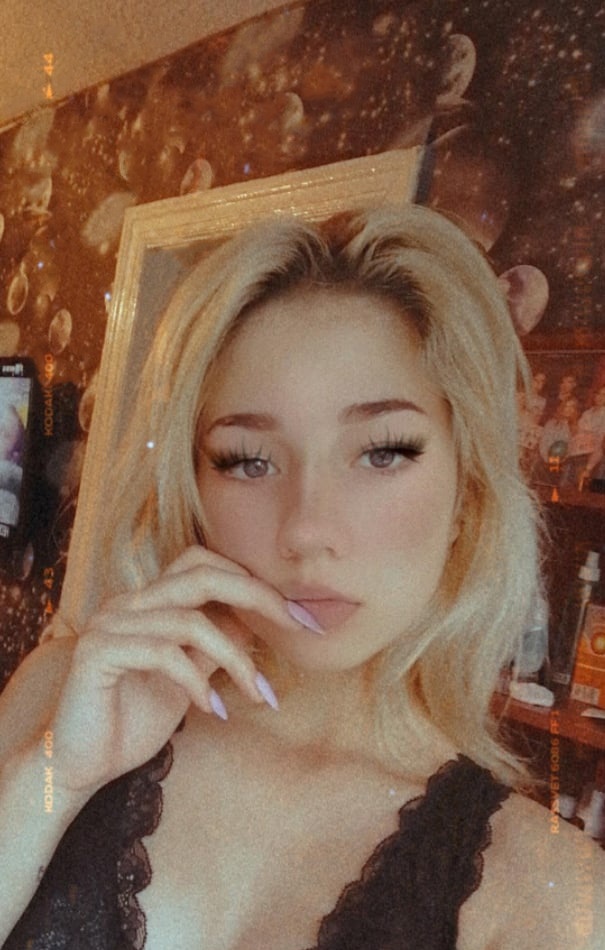 Анжела привлекальеная девушка из Минеральных вод цена от 3000 руб