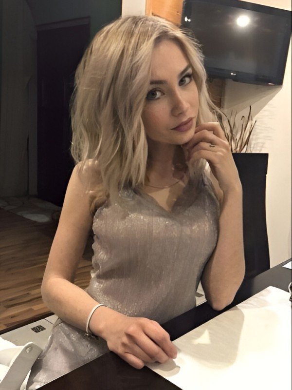 Ульяна привлекательная девушка из Минеральных вод цена от 2000 руб